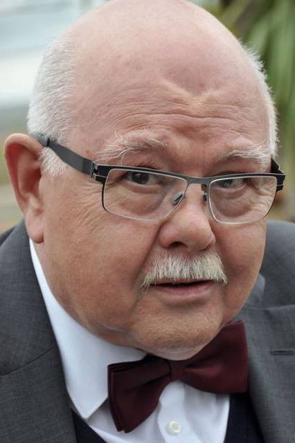 Olaf Müller backdrop