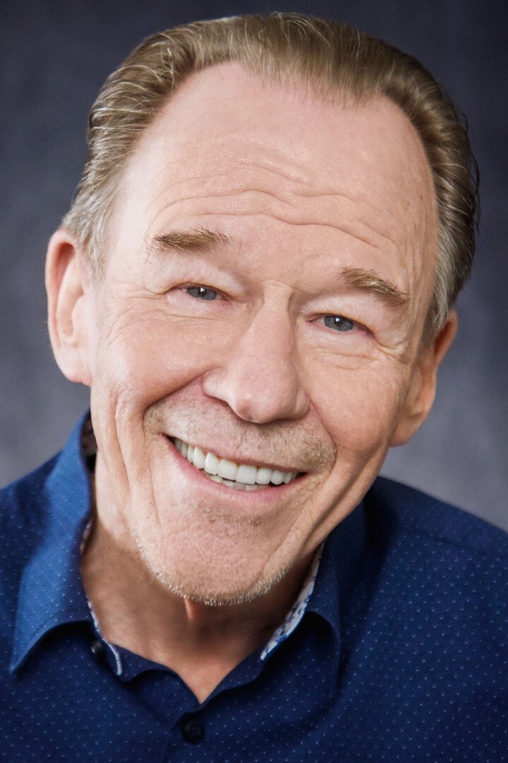 Dwight McFee backdrop