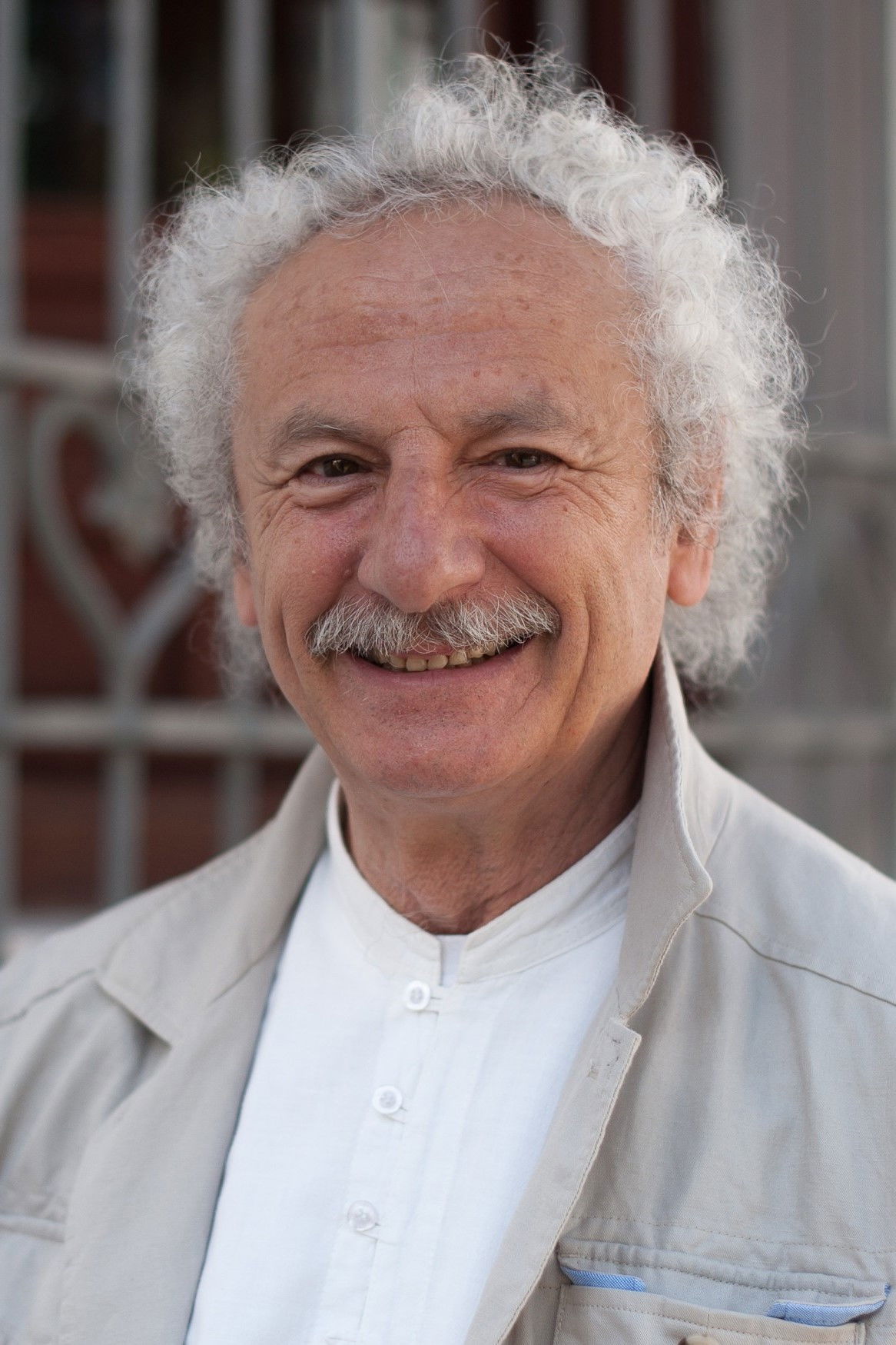 Rafael Álvarez el Brujo backdrop