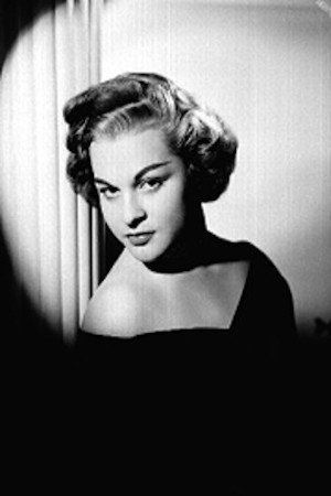 Sara Montes backdrop