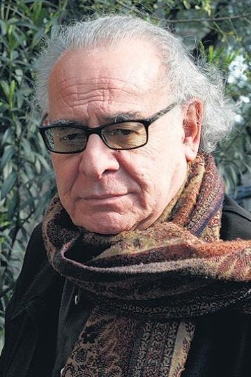 Hugo Santiago backdrop