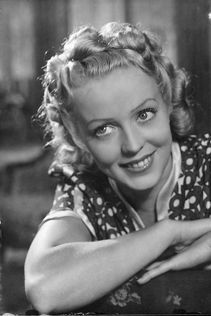 Helena Kara: Helena Kara backdrop