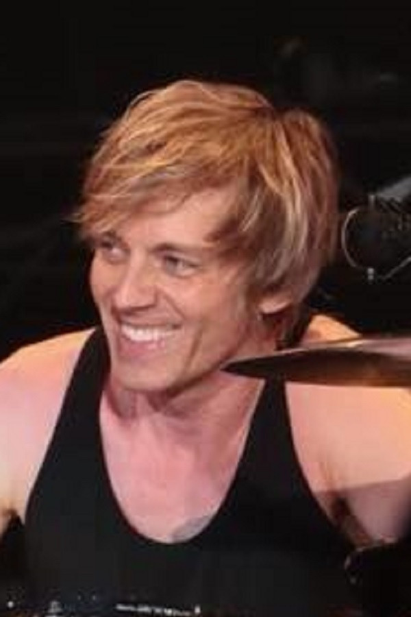 Shane Gaalaas backdrop