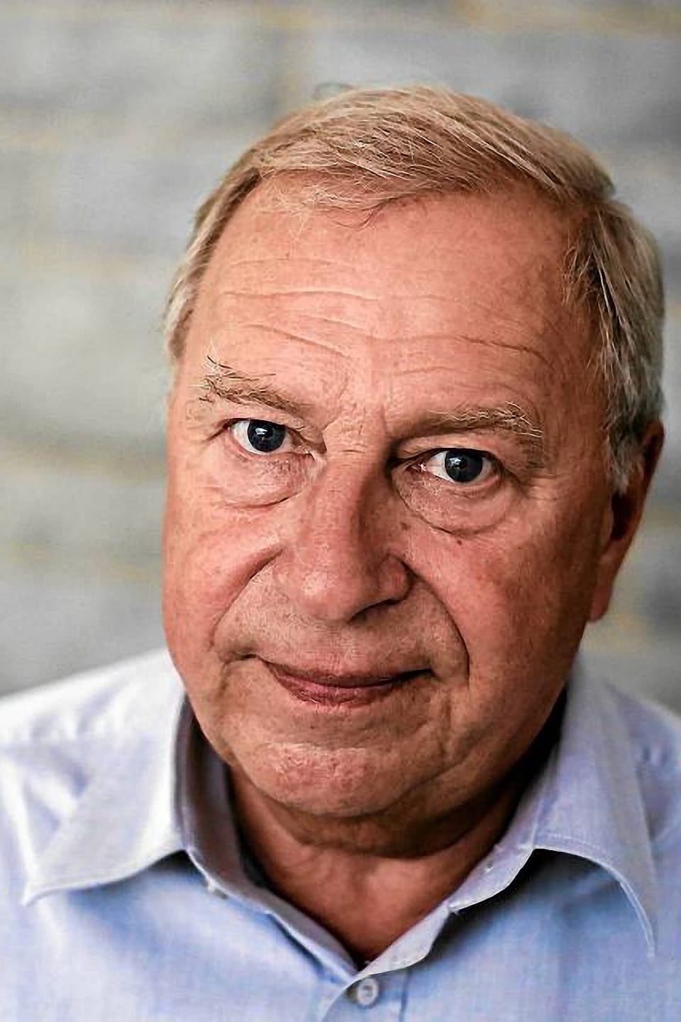 Xherzi Shtur backdrop