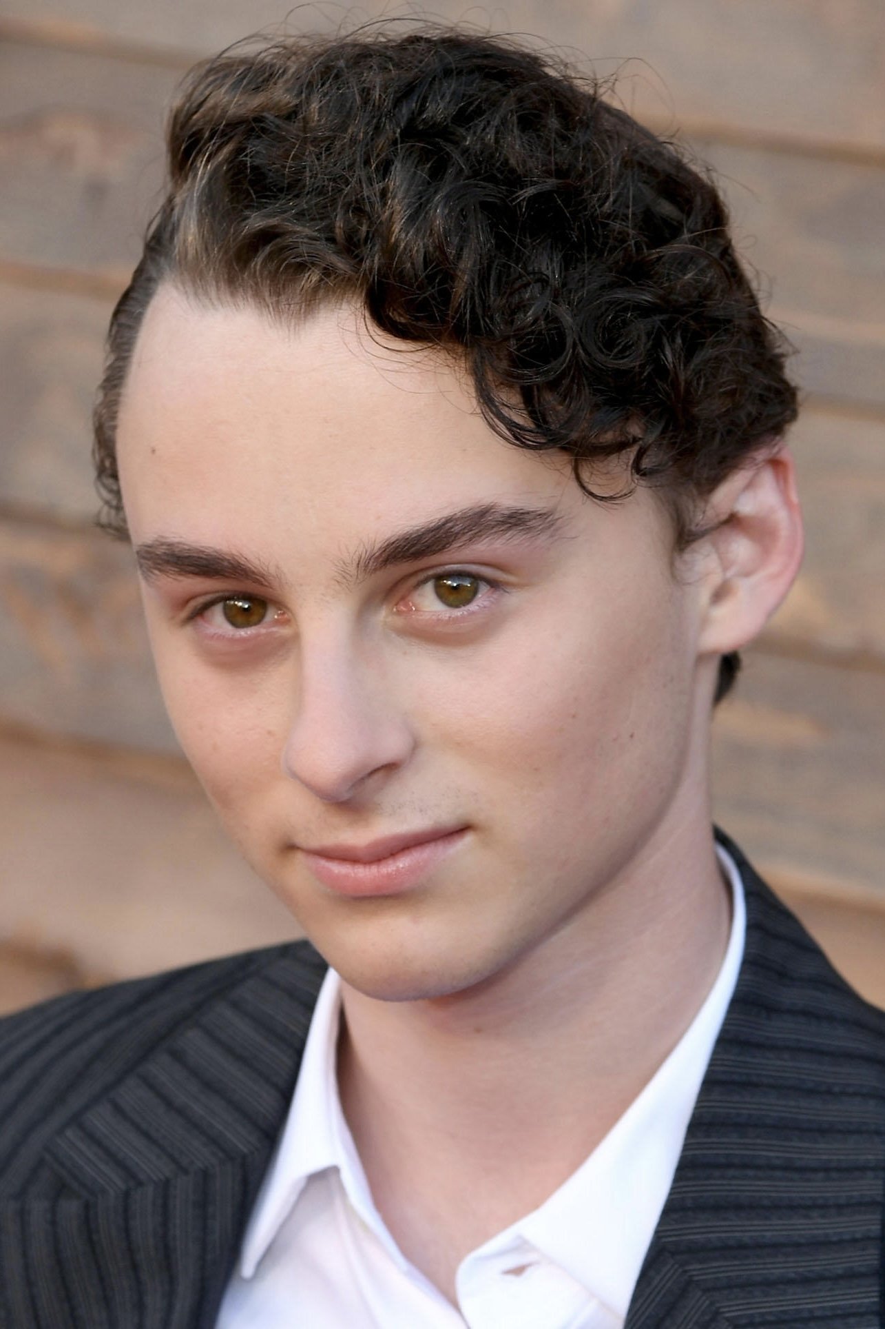 Wyatt Oleff backdrop