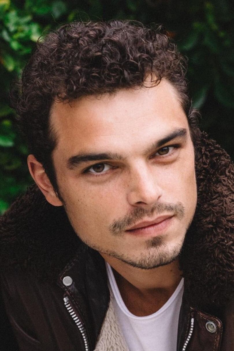 Lucien Guignard backdrop