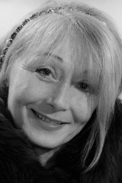 Maria Seleș backdrop