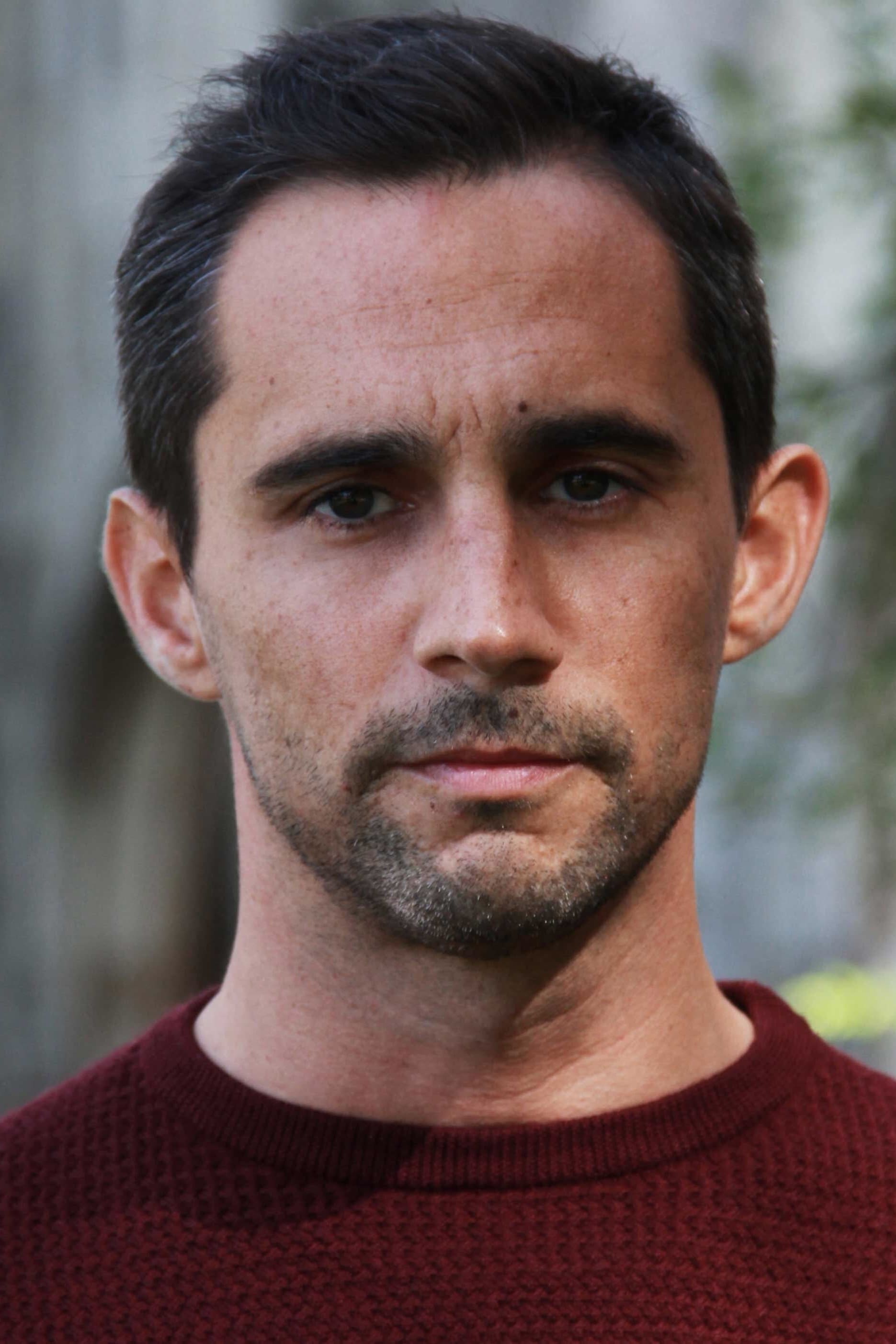 Simão Cayatte backdrop