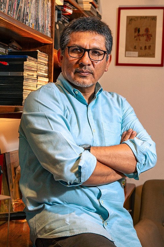 Joel Calero backdrop