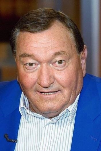 Erich von Däniken backdrop