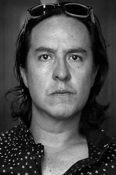 Iván Mora Manzano backdrop