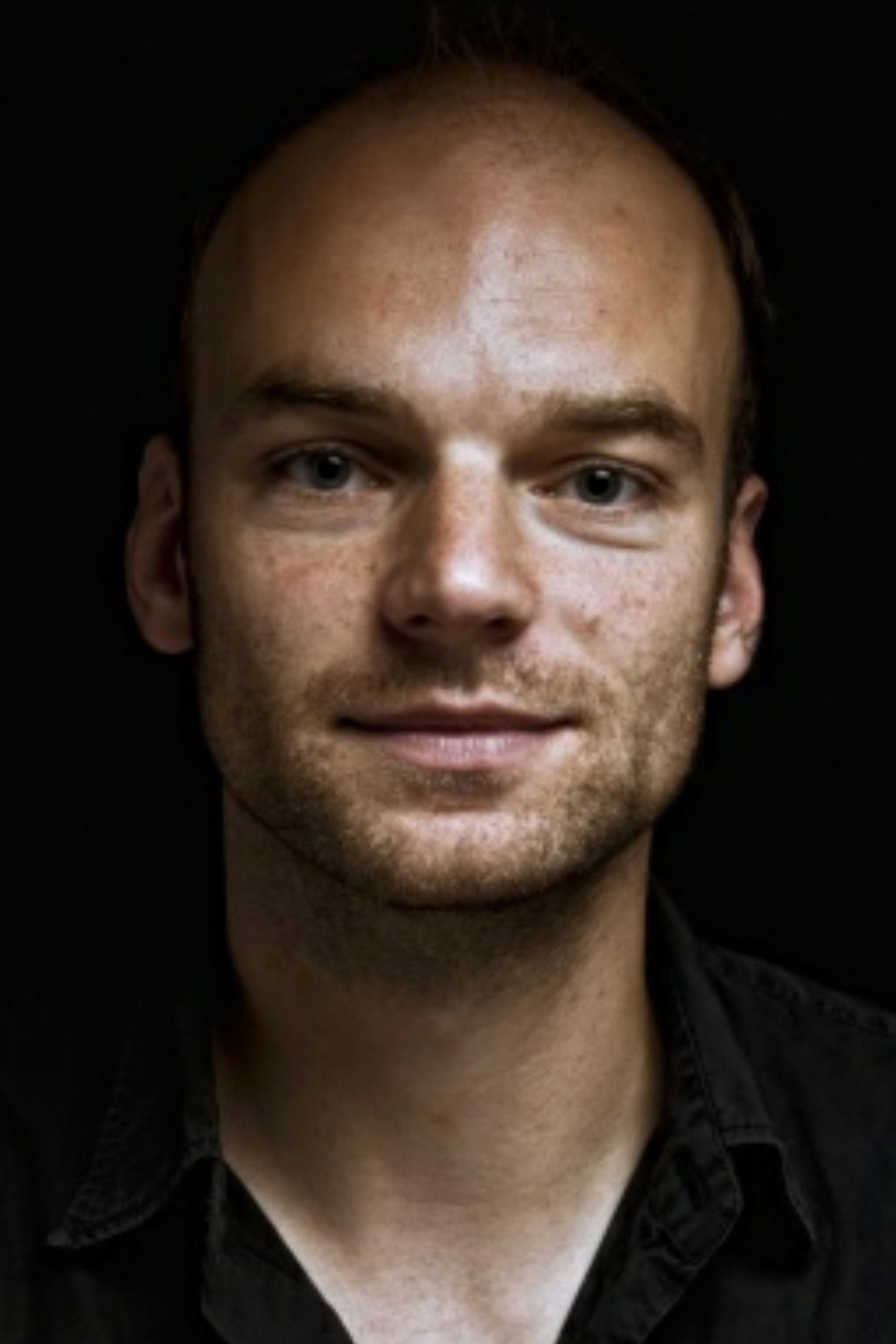 Thomas Stuber backdrop