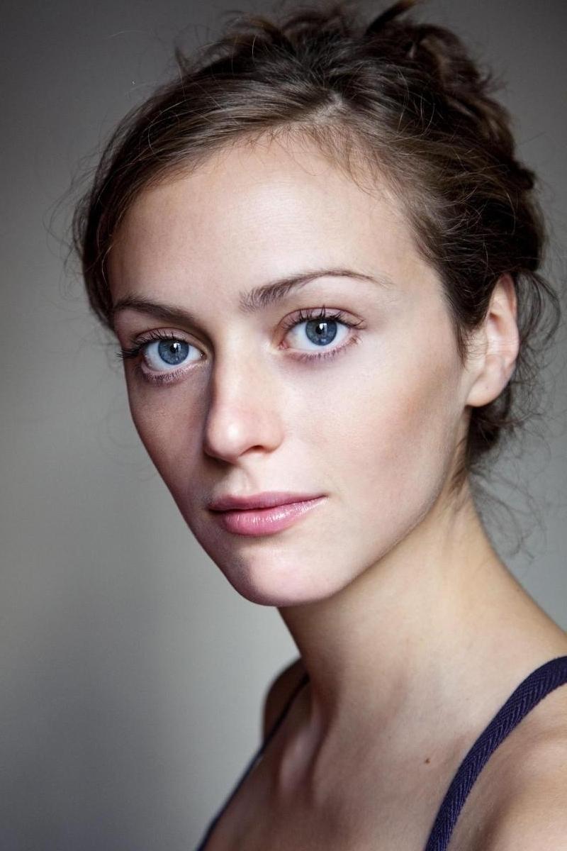 Fanny Deblock backdrop