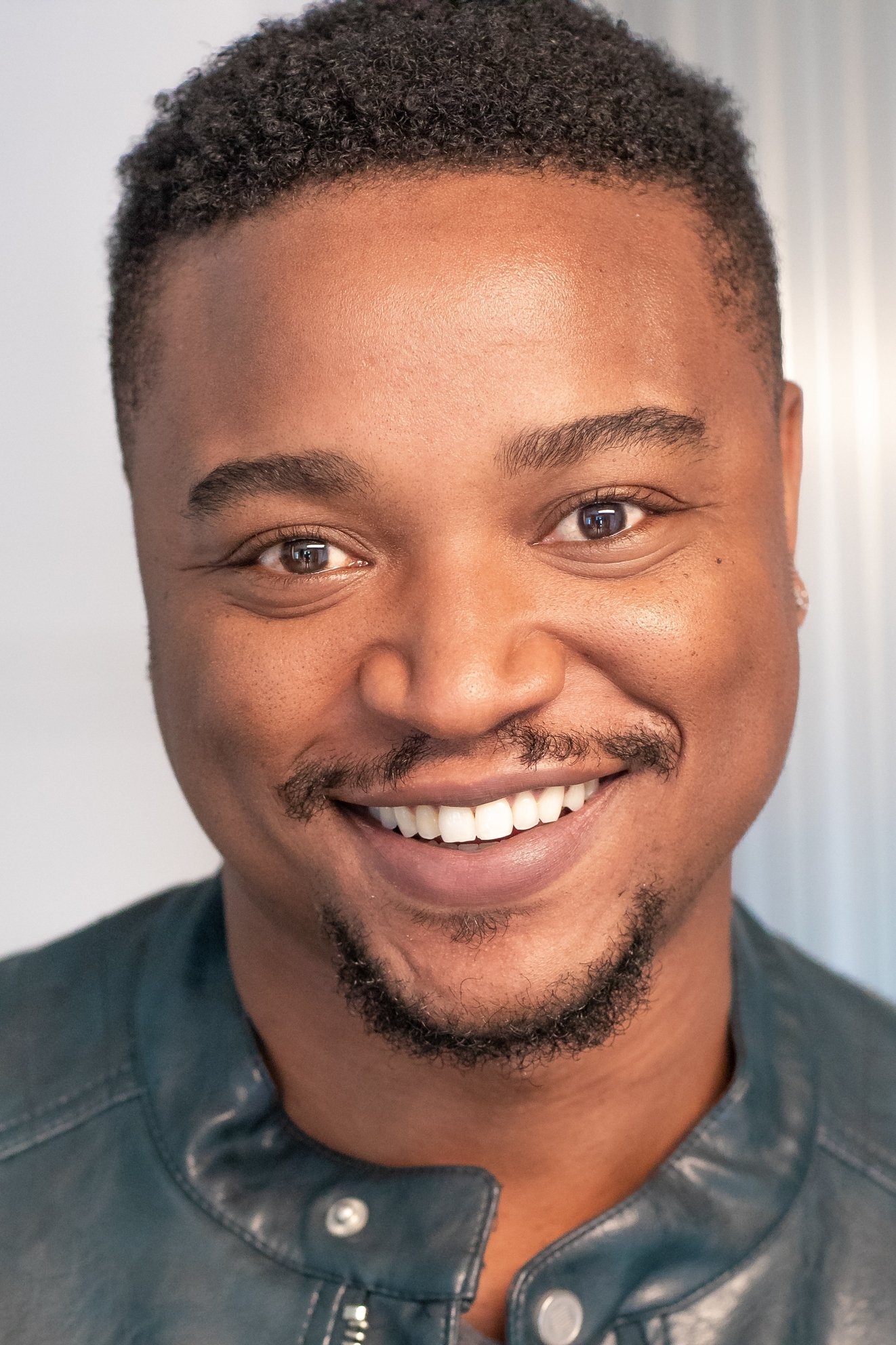 Von Uilkson backdrop