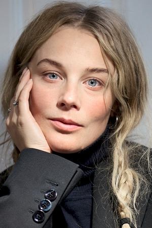 Ida Engvoll backdrop