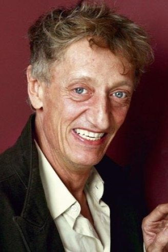 Enrique San Francisco backdrop