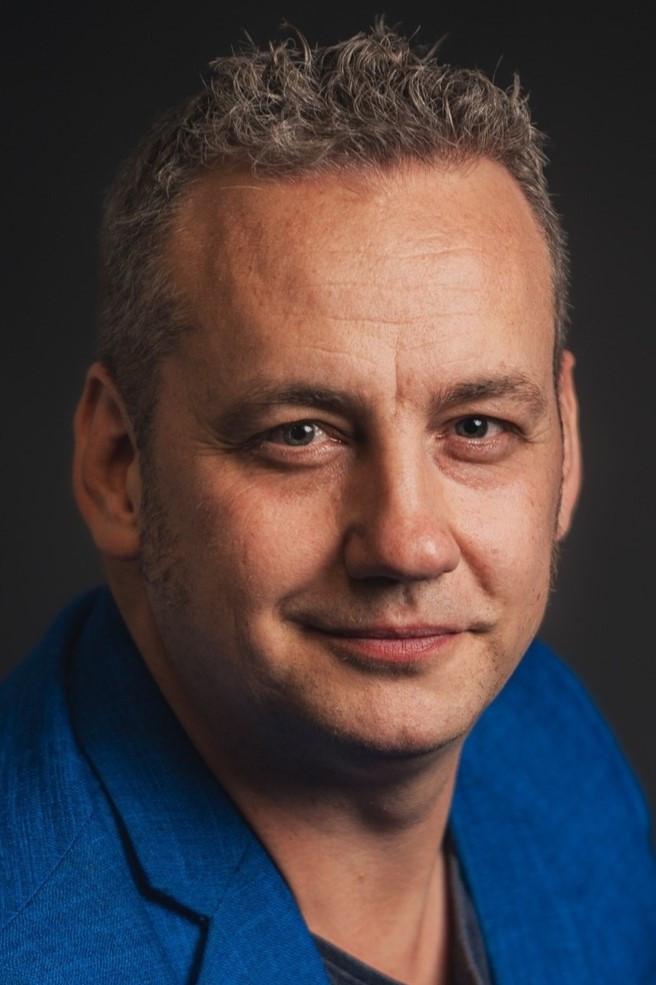 Christoffer Weiss backdrop