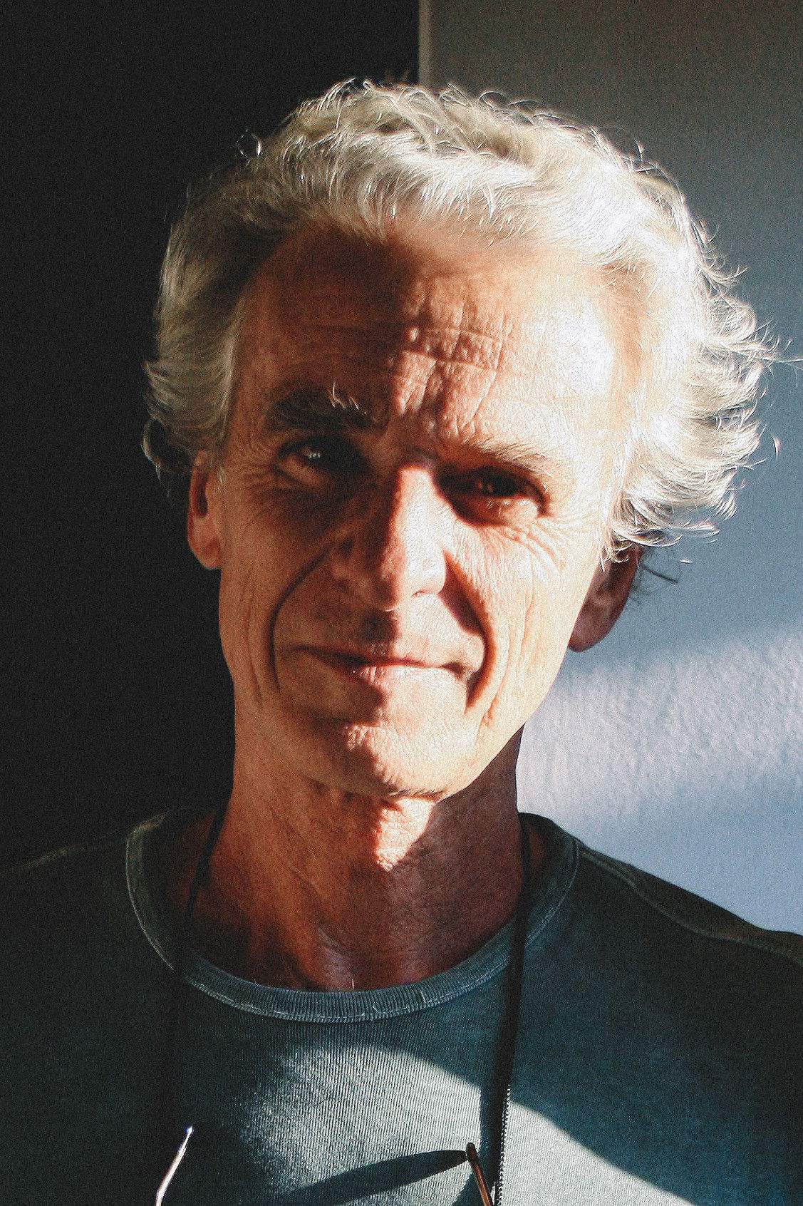 Andrea Tonacci backdrop