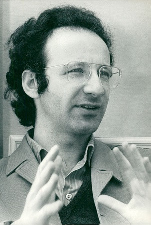 Etienne Glaser backdrop