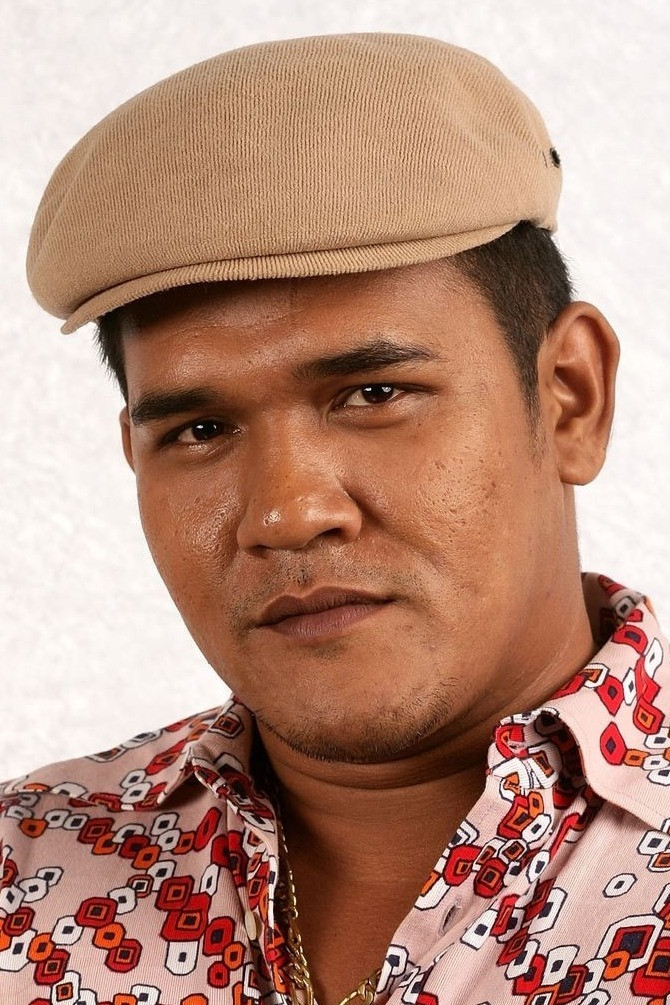 Sonthaya Chitmanee backdrop