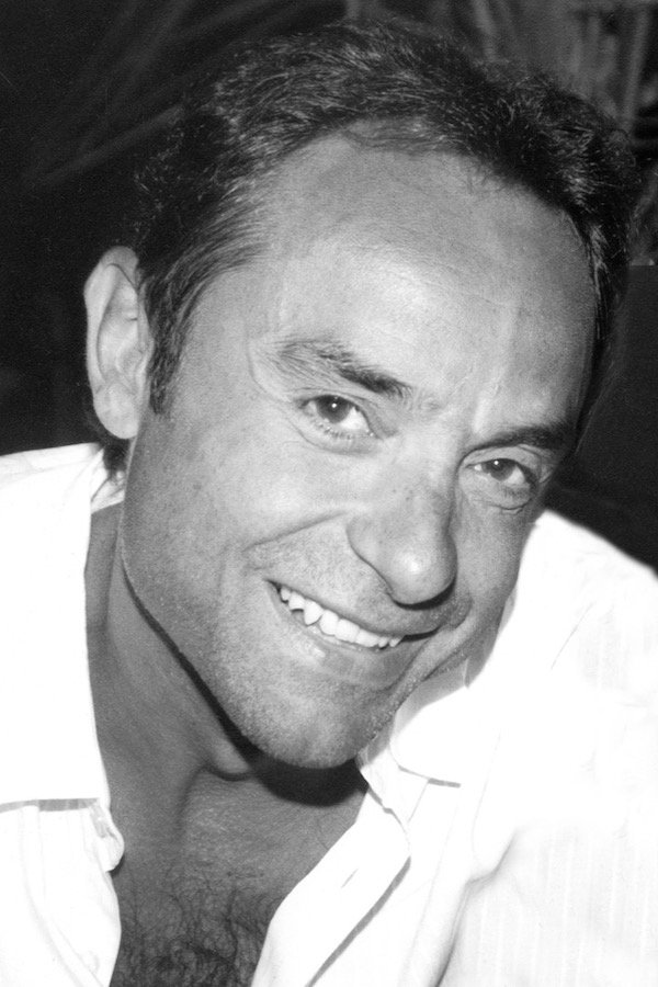 Dominique Thiel backdrop