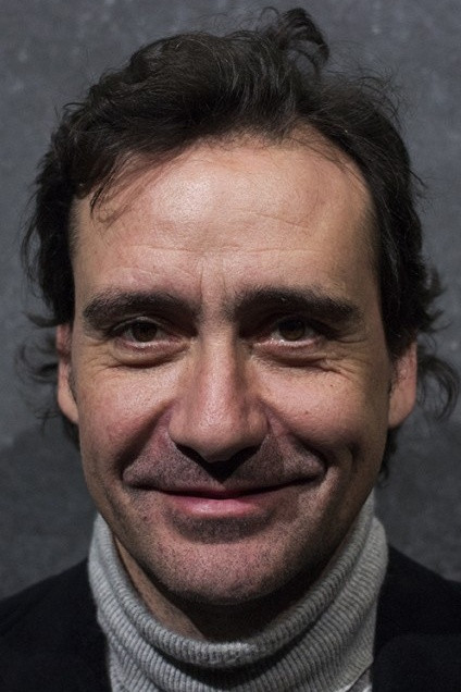 Jorge Loureiro backdrop