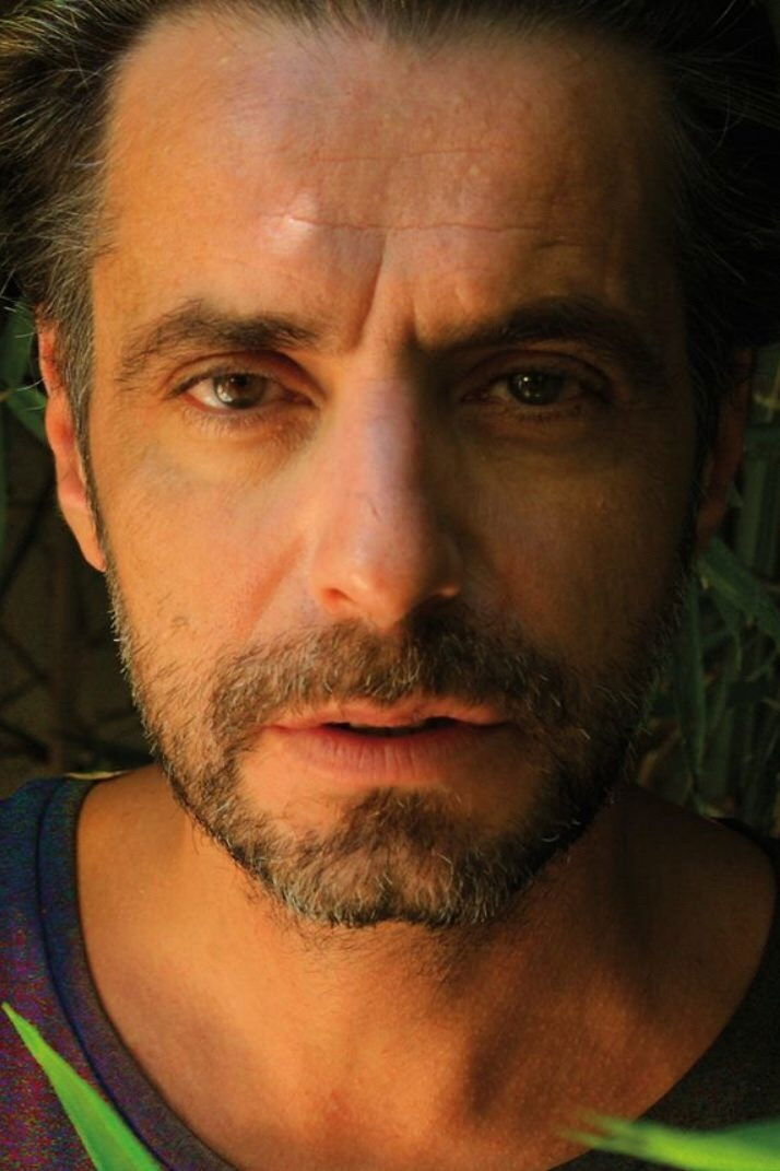 J.P. Simões backdrop