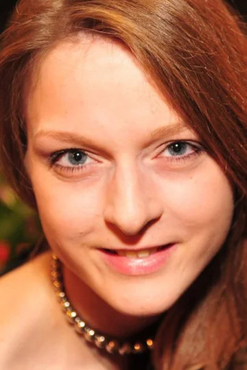 Daria Nosik backdrop