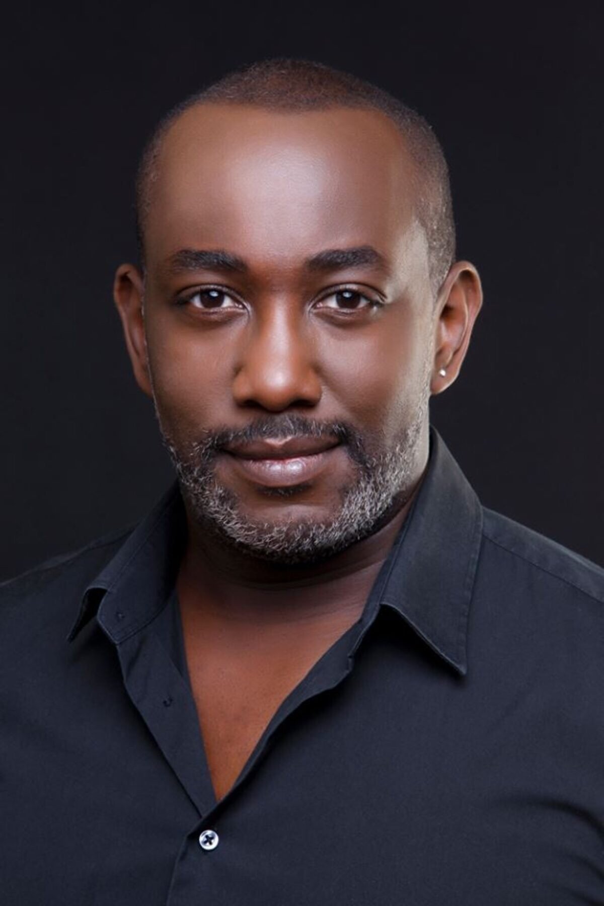 Eric Santos backdrop