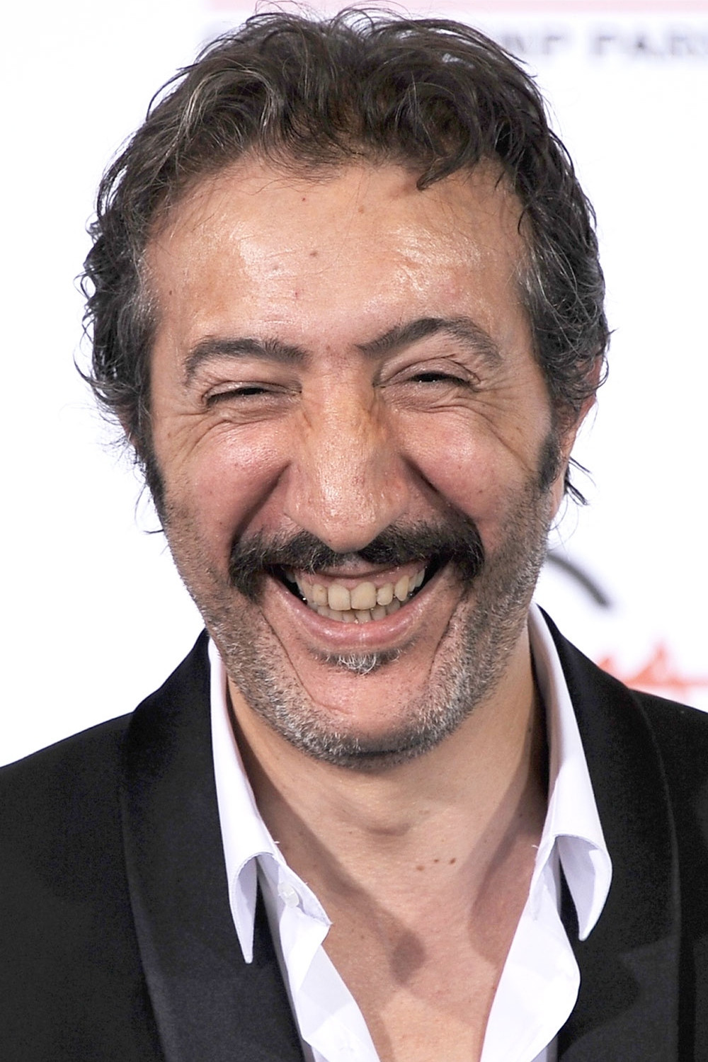 Hocine Choutri backdrop