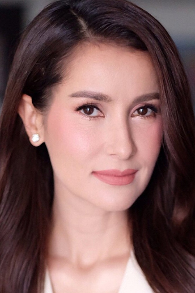 Anne Thongprasom backdrop