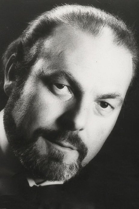 Hermann Becht backdrop