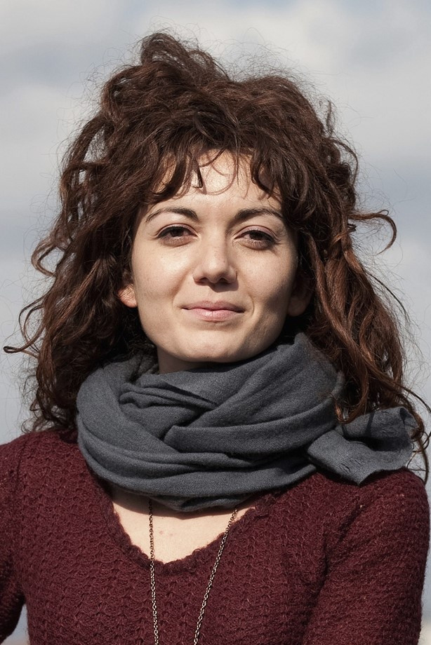 Sara Fgaier backdrop