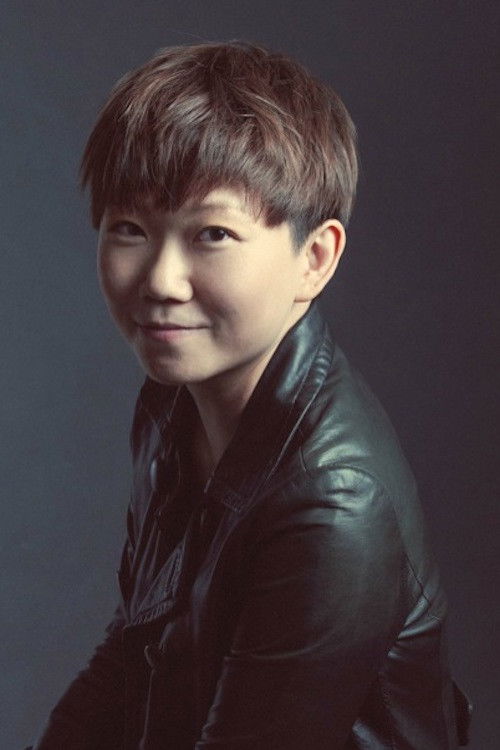 Gilitte Leung backdrop