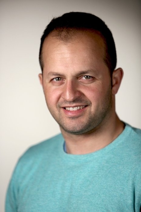 Răzvan Oprea backdrop