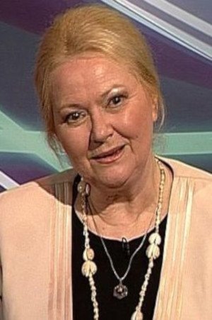 Ileana Cernat backdrop