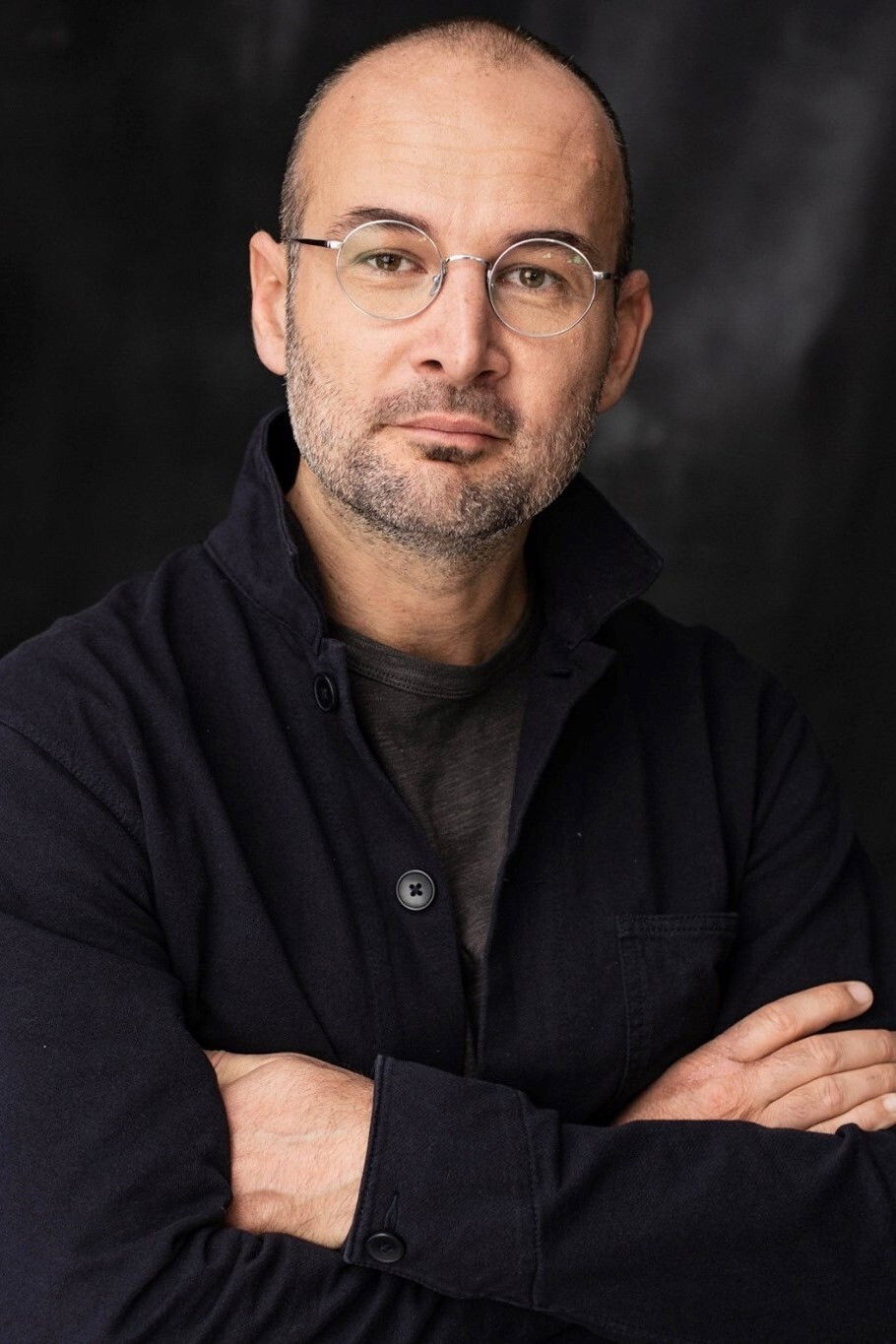 Alexander Nanau backdrop