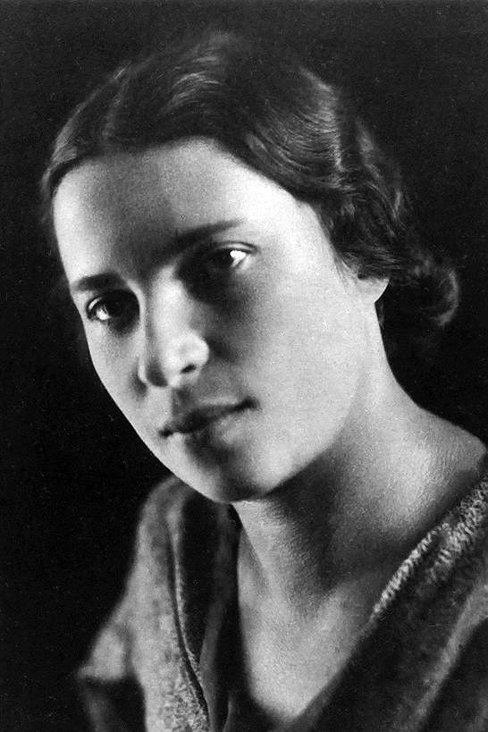 Agniya Barto backdrop