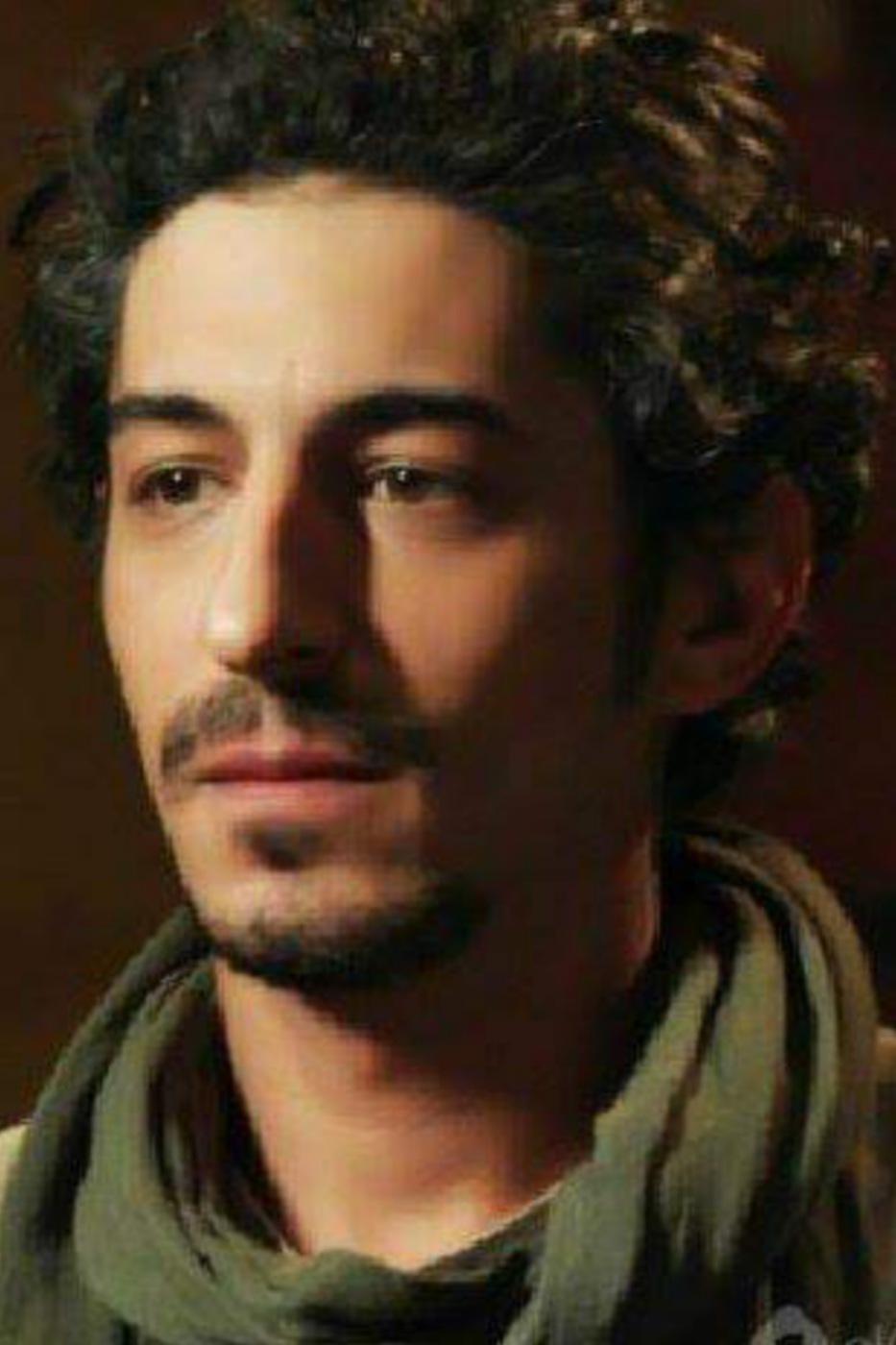 Ramzy Lehner backdrop