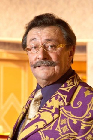 Marijn Devalck backdrop