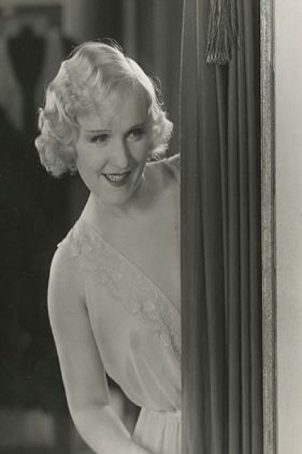 Solveig Oderwald-Lander backdrop