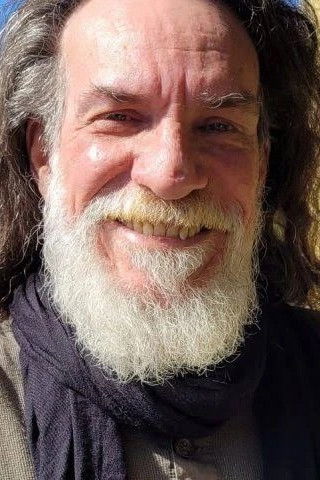 Luiz Carlos Persy backdrop