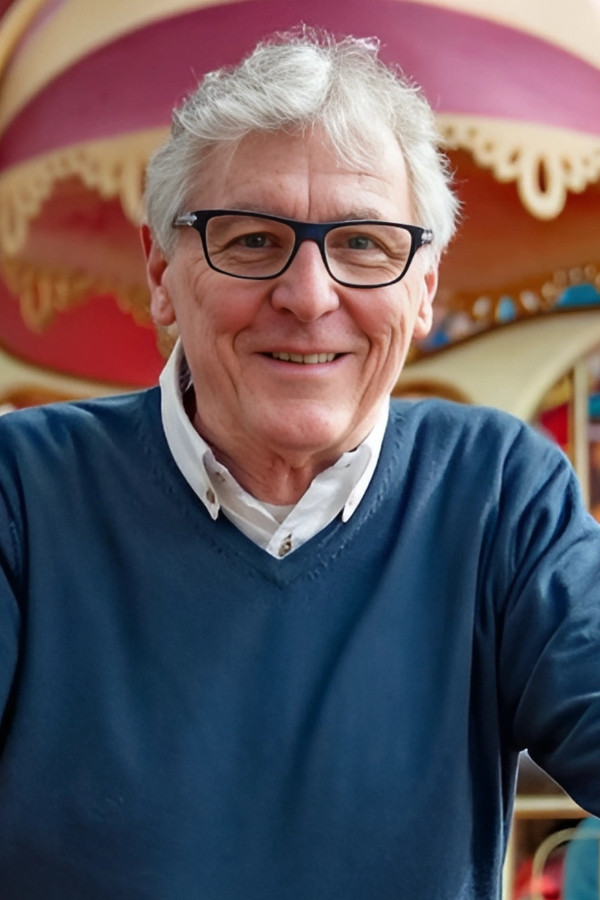 Aimé Anthoni backdrop