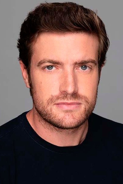 Raúl Mérida backdrop