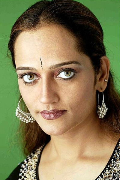 Chithra Iyer backdrop