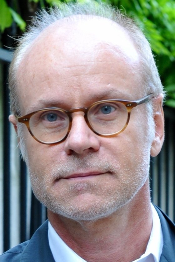 Frédéric de Goldschmidt backdrop