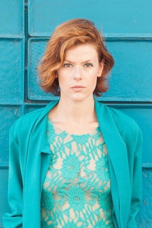 Renata de Lélis backdrop