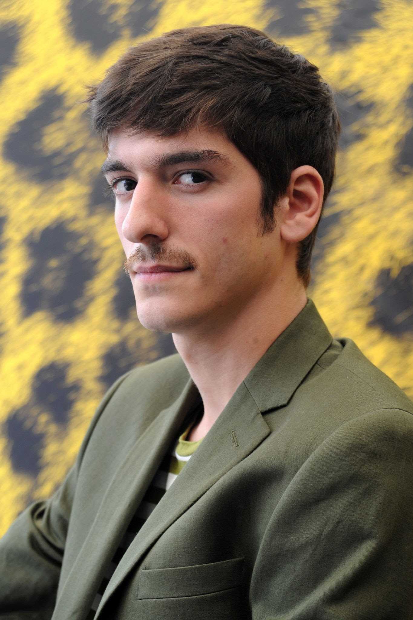 Francisco Belard backdrop