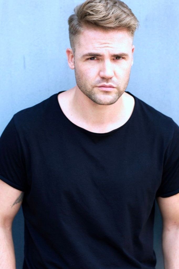 Benjamin Heinrich backdrop