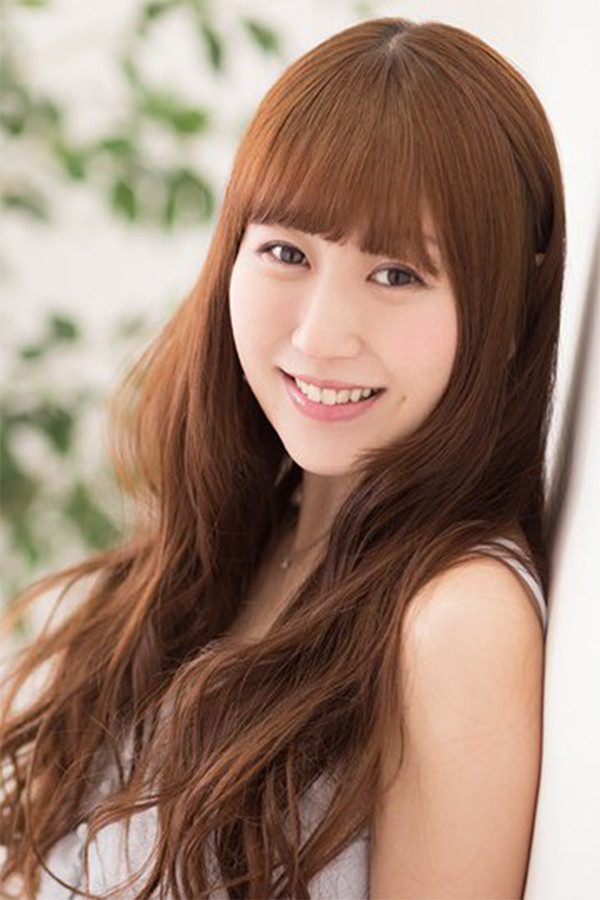 Chise Nakamura backdrop